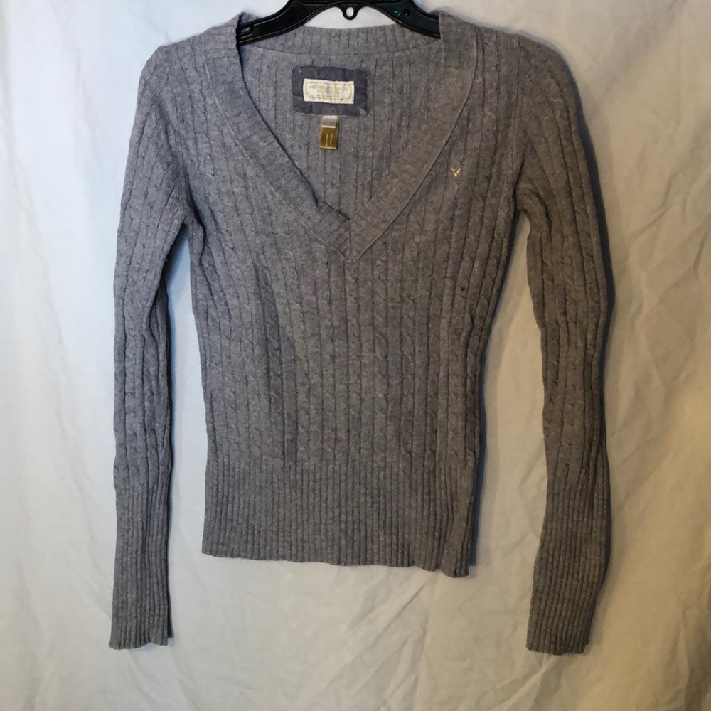 American Eagle Outfitters vneck sweater gray small
